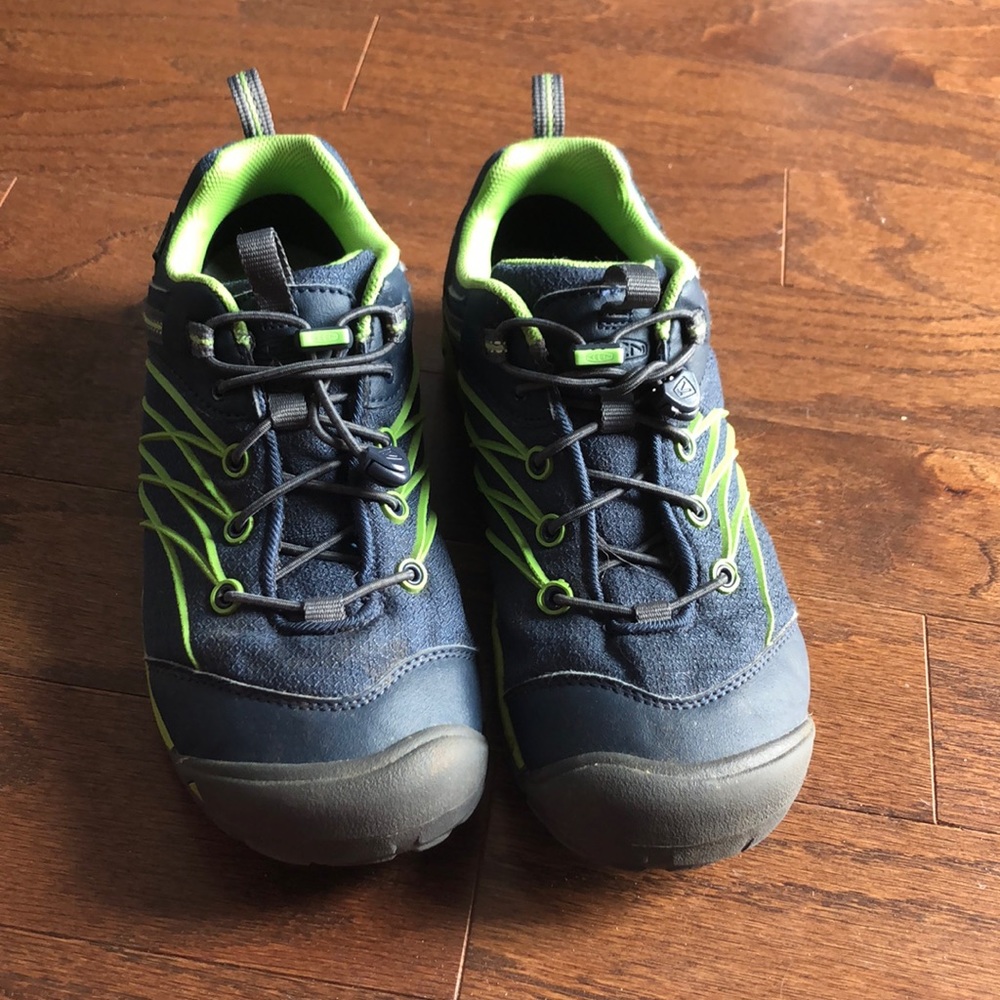 Keen shoes size 5